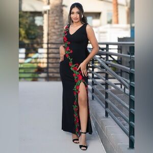 Elegant Black Floral Maxi Dress